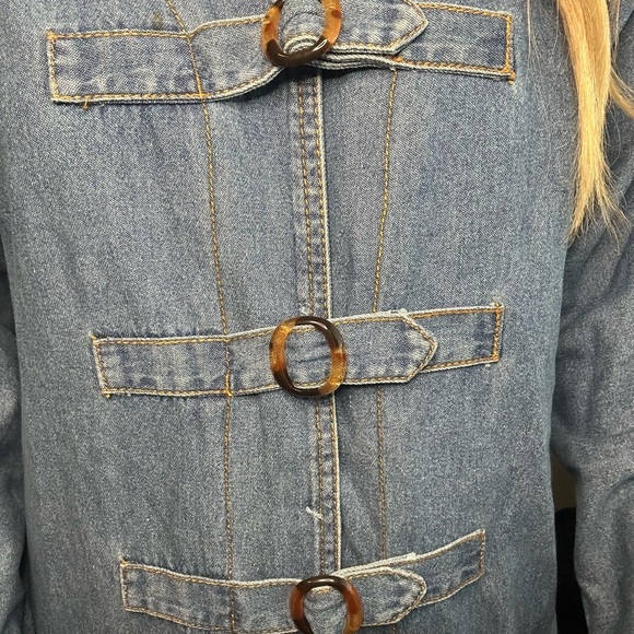 Western denim dress tortoise buckle detail with shoulder pads Large - Picture 10 of 10
